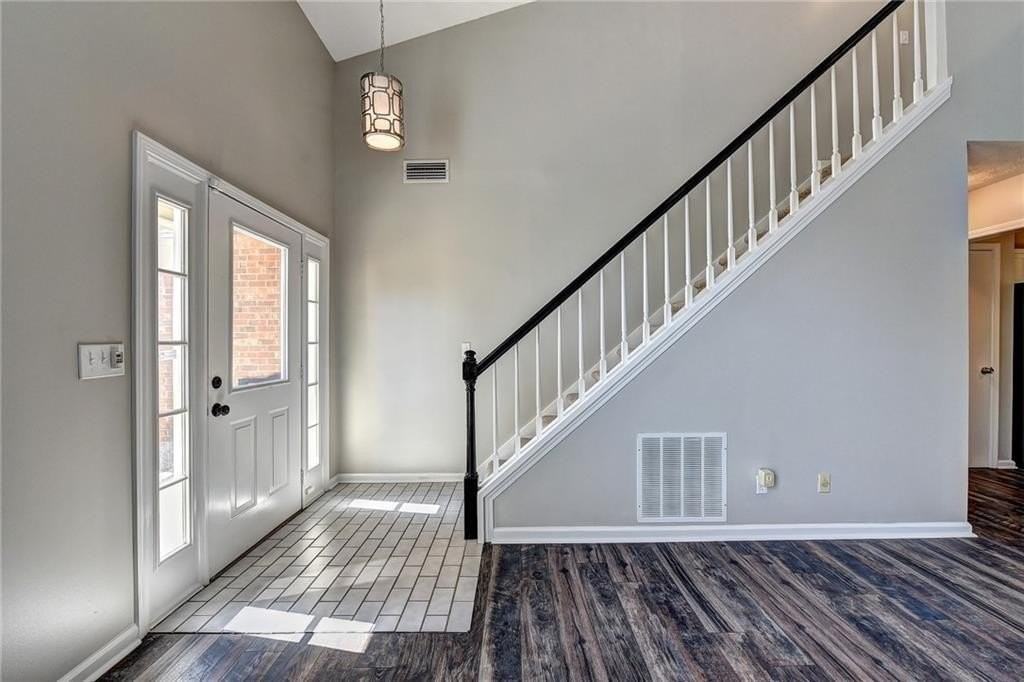 235 Tanners Ct - Photo 2 of 22