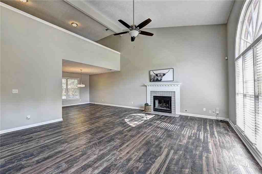 235 Tanners Ct - Photo 3 of 22