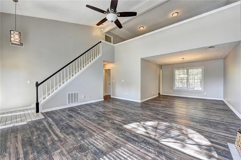 235 Tanners Ct - Photo 4 of 22
