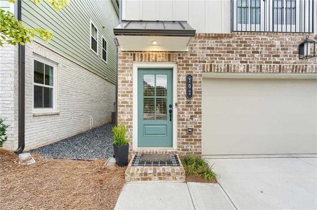 102 Pinecone Pkwy - Photo 2 of 50