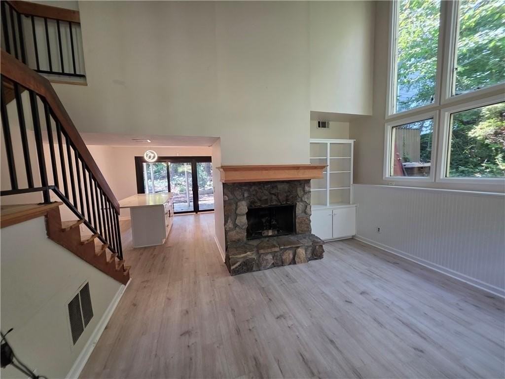 4694 Shallowford Rd - Photo 5 of 28