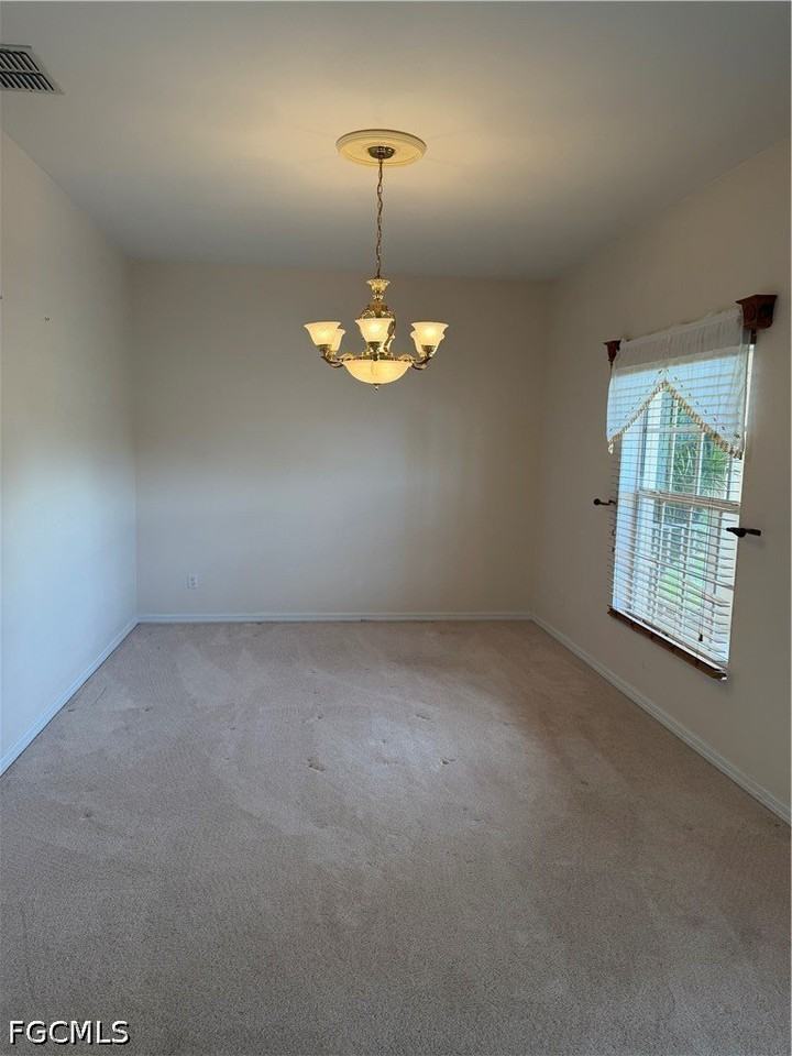 721 Milwaukee Blvd - Photo 2 of 17