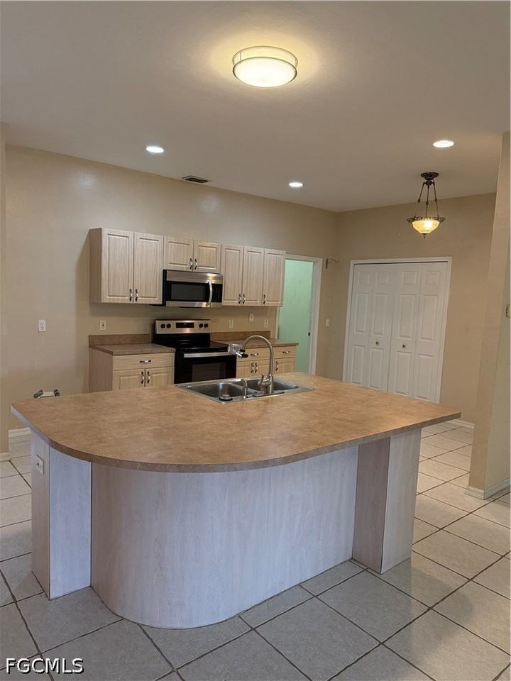 721 Milwaukee Blvd - Photo 5 of 17