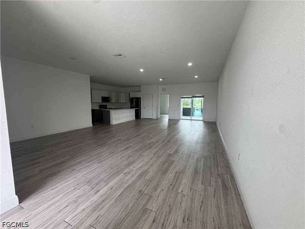 8007 Mill Ct - Photo 3 of 16