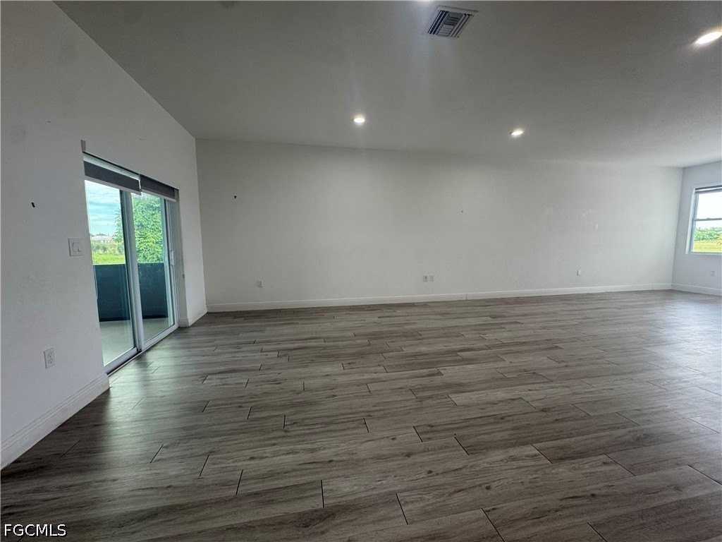 8007 Mill Ct - Photo 5 of 16