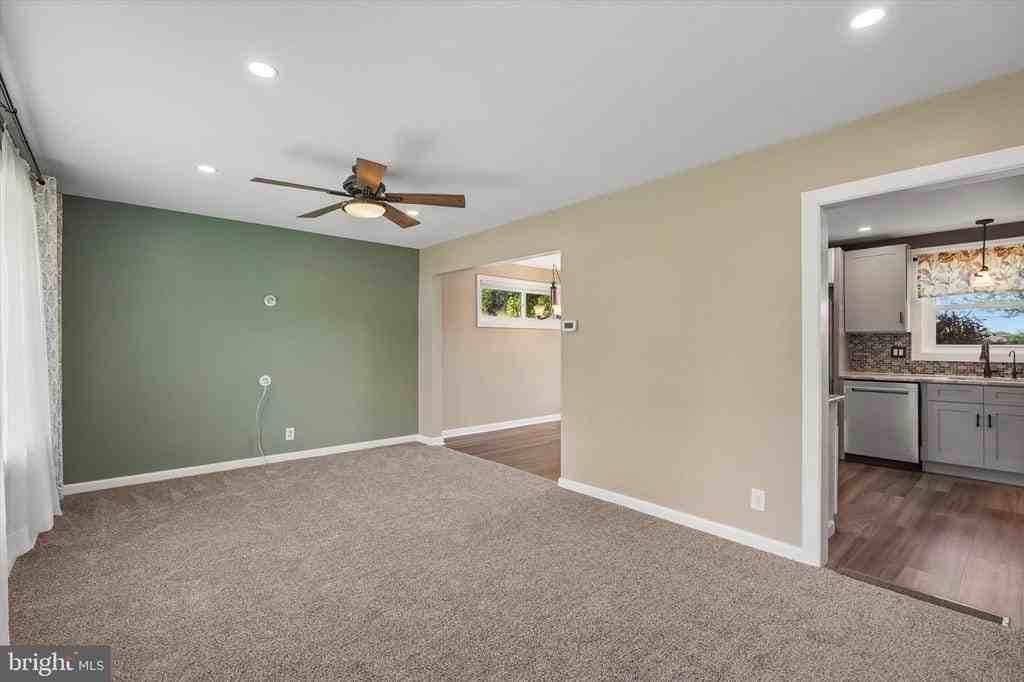 2176 Meadowview Dr - Photo 5 of 25