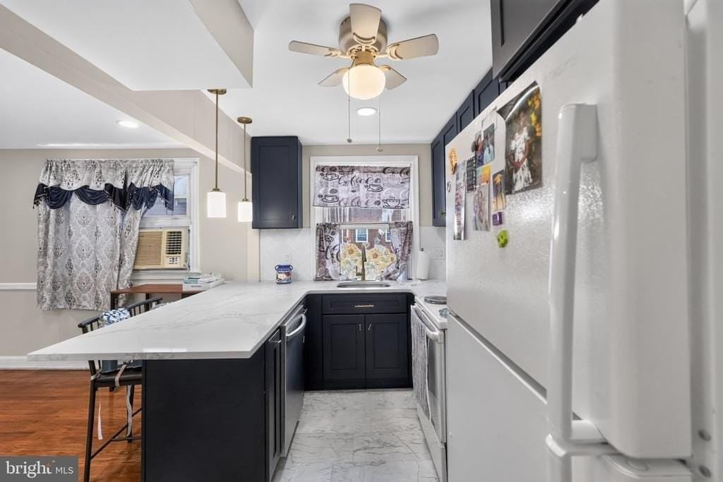 8081 Fayette St - Photo 4 of 14