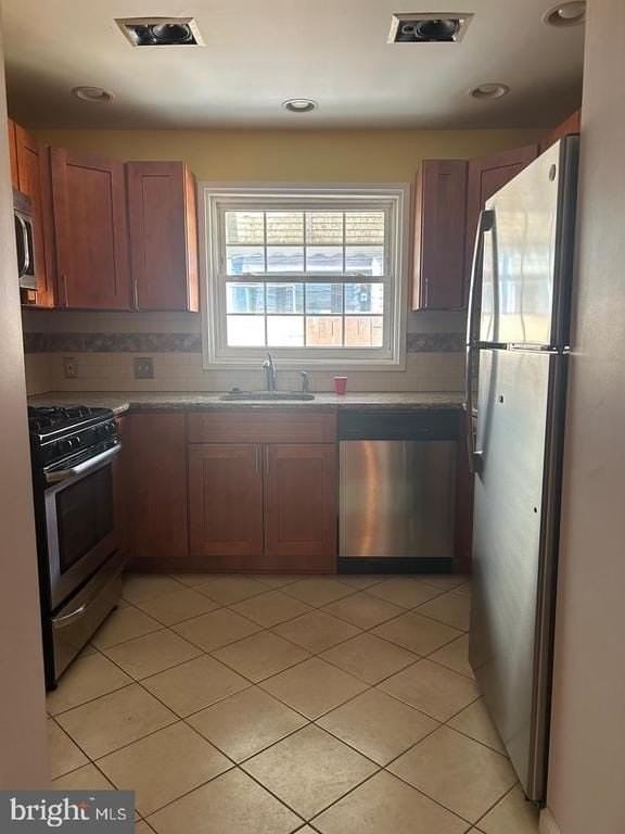 1117 Winton St - Photo 7 of 21
