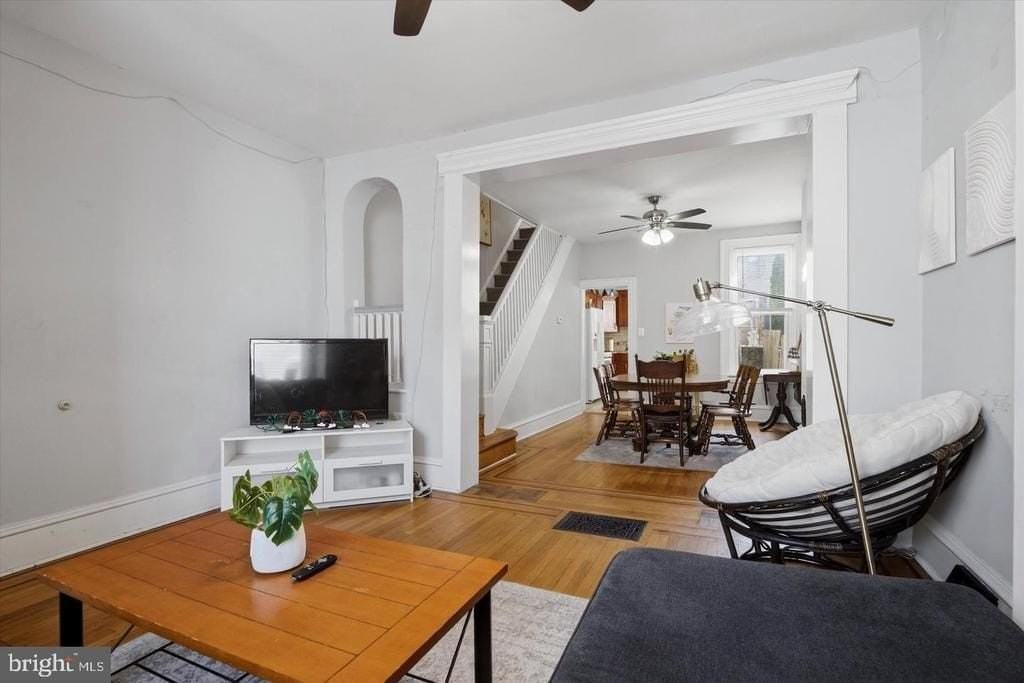 106 W Salaignac St - Photo 3 of 25