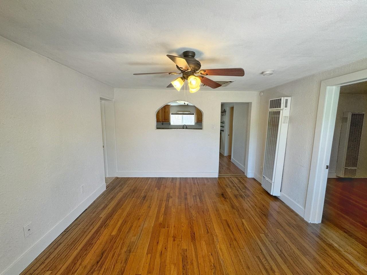 1525 Edith Blvd Ne - Photo 5 of 21