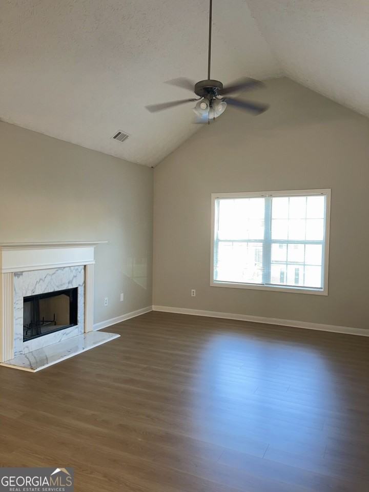 8262 Parkwood Pl - Photo 2 of 16