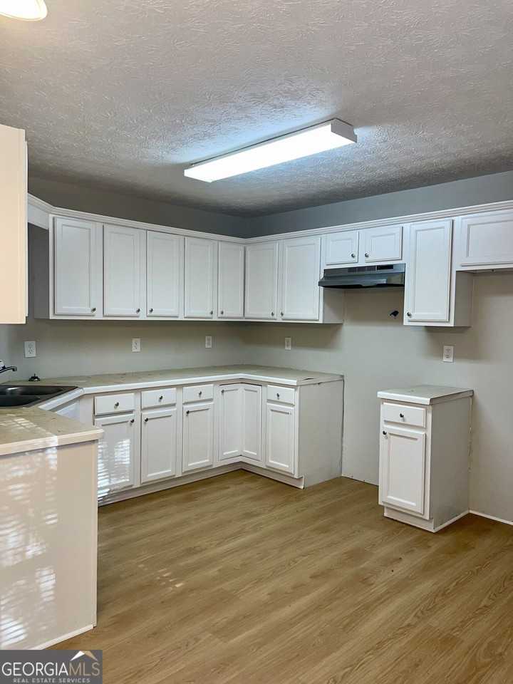 8262 Parkwood Pl - Photo 4 of 16
