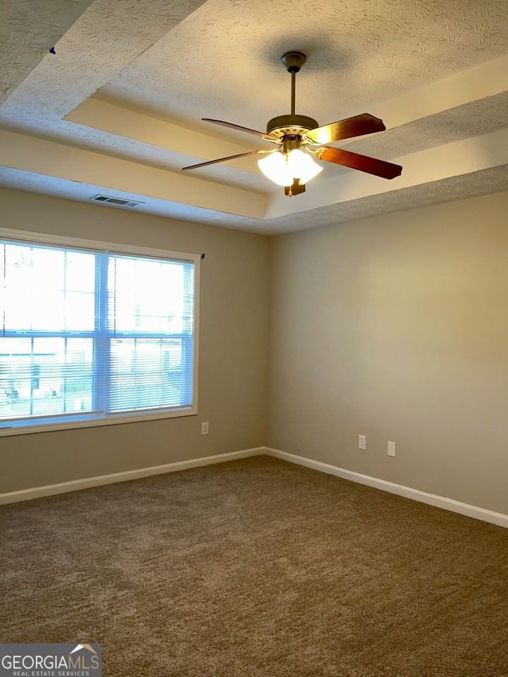 8262 Parkwood Pl - Photo 5 of 16