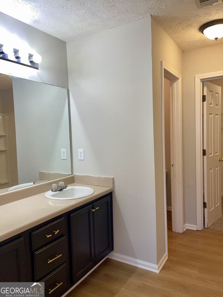 8262 Parkwood Pl - Photo 6 of 16