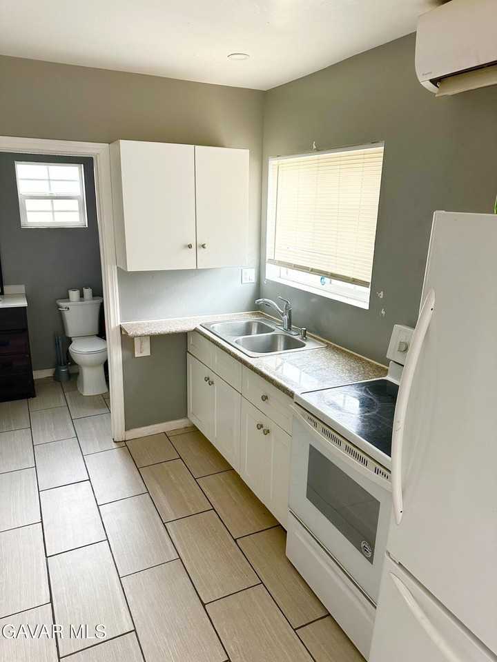 45517 Corkwood Ave - Photo 3 of 8