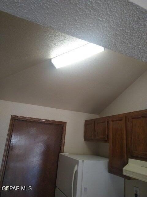 11395 Lake Erie Dr - Photo 4 of 4