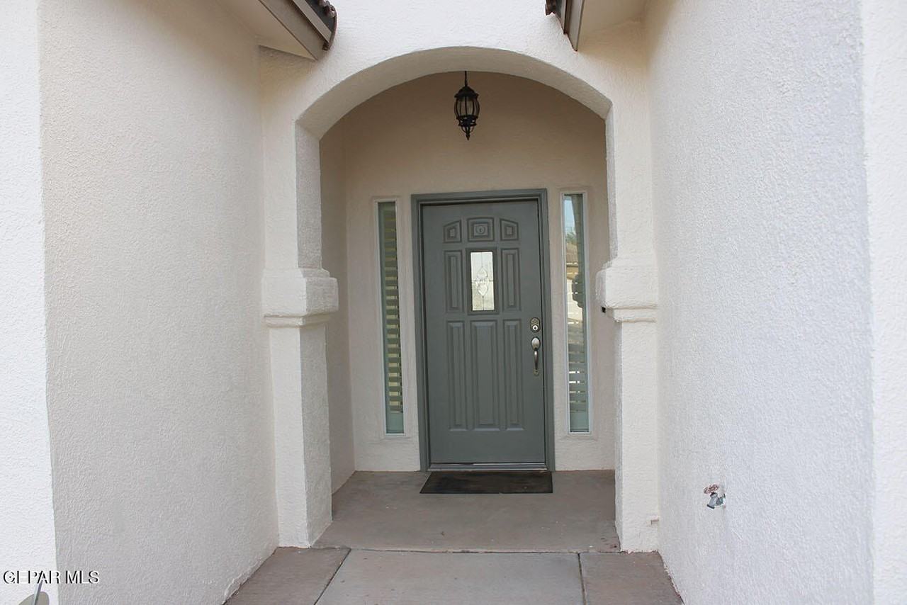 6027 Becca Dr - Photo 2 of 30