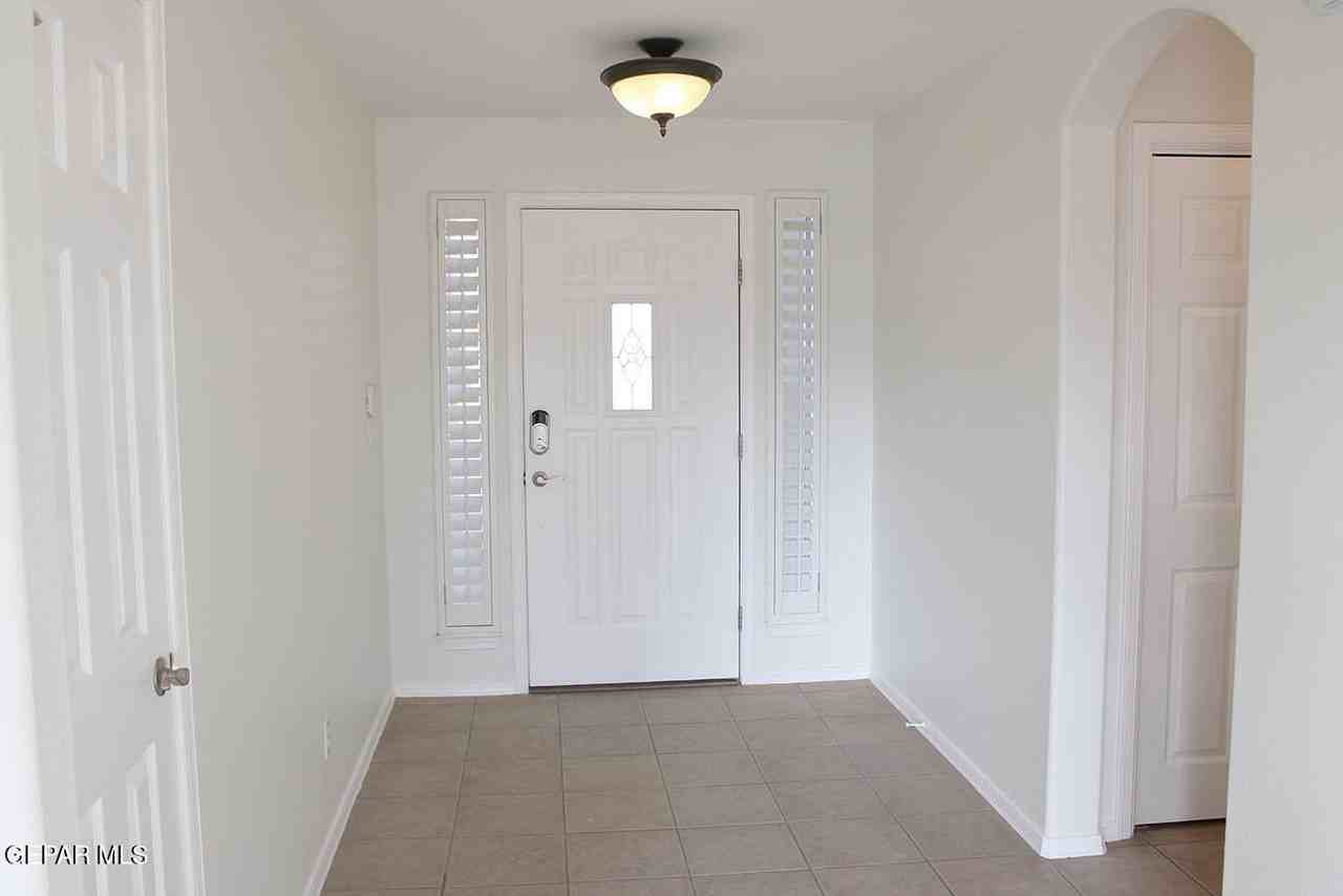 6027 Becca Dr - Photo 3 of 30