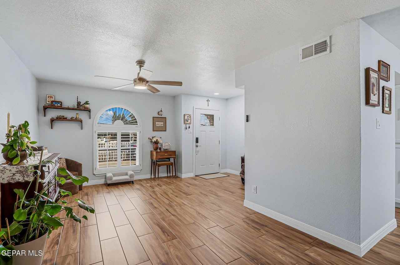 10713 Eagle Pass Ln - Photo 3 of 22