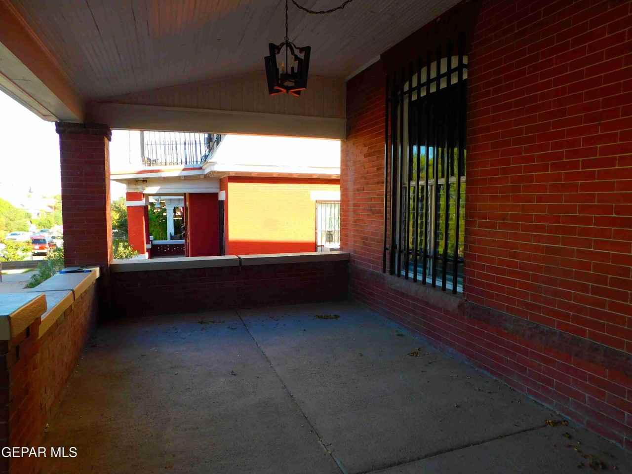 1024 Upson Dr - Photo 5 of 50
