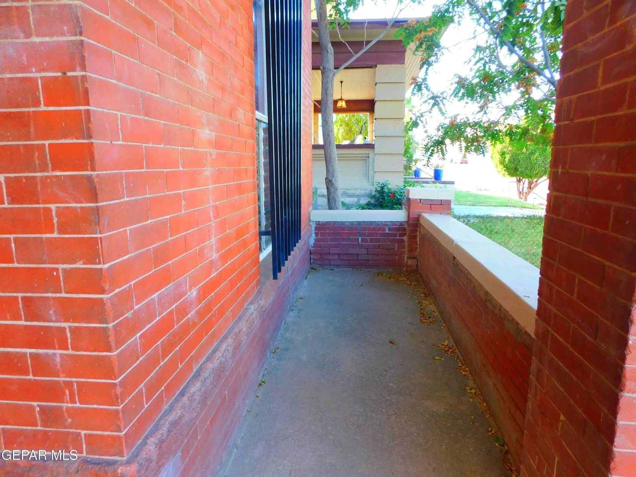 1024 Upson Dr - Photo 7 of 50