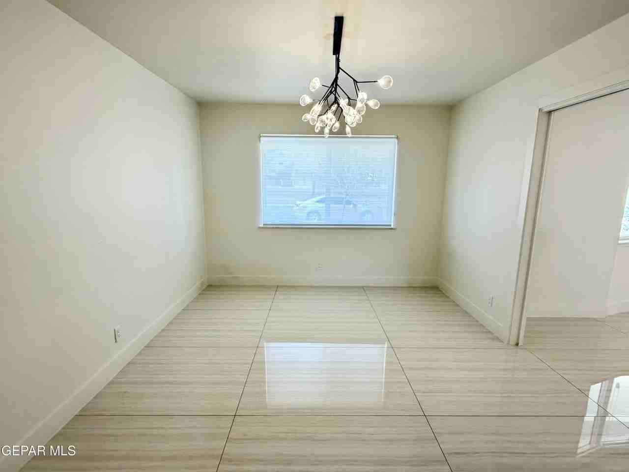 8500 Edgemere Blvd - Photo 5 of 19