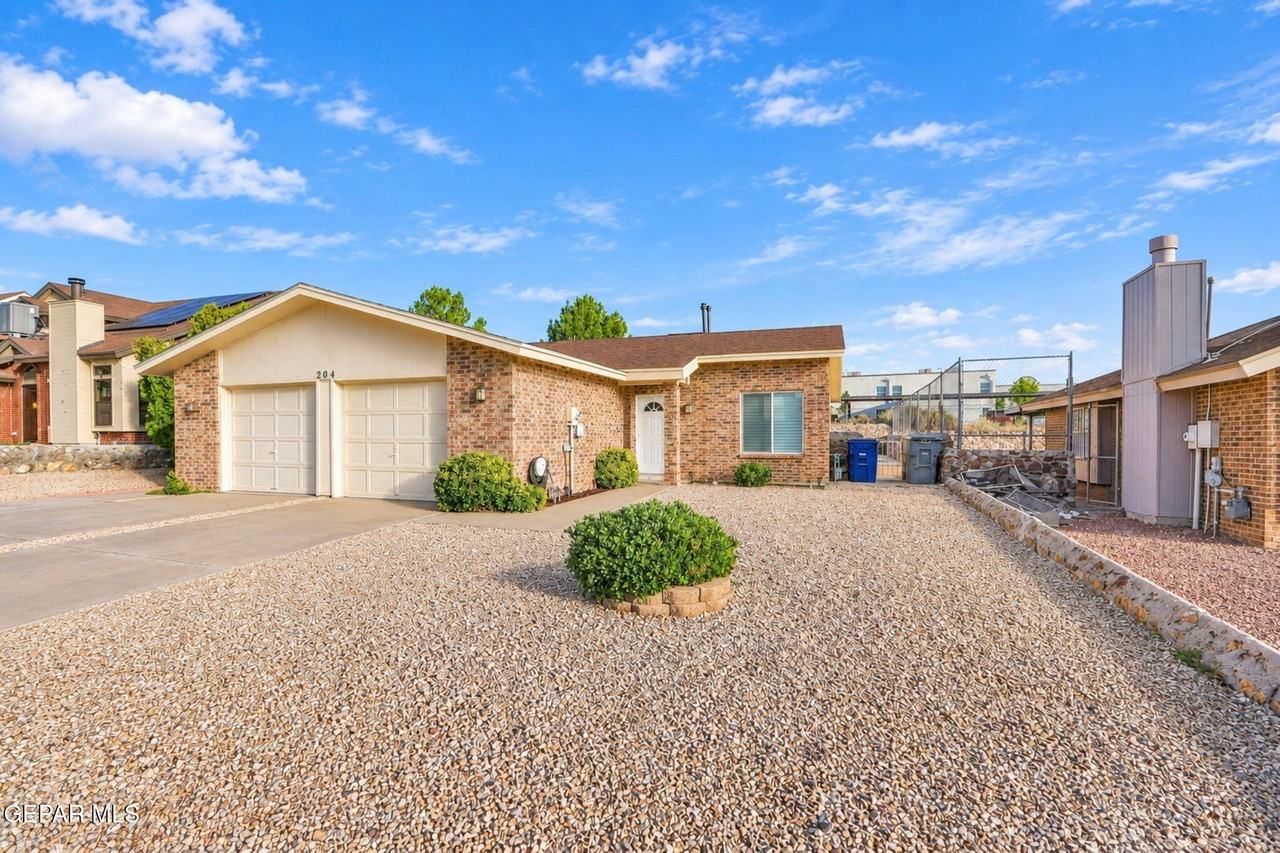 204 Cutlass Dr #B - Photo 2 of 23