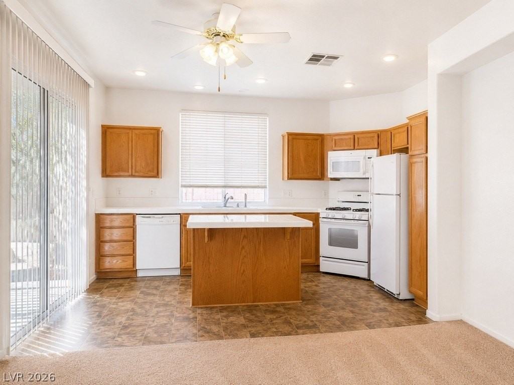 10748 Primrose Arbor Ave - Photo 3 of 7