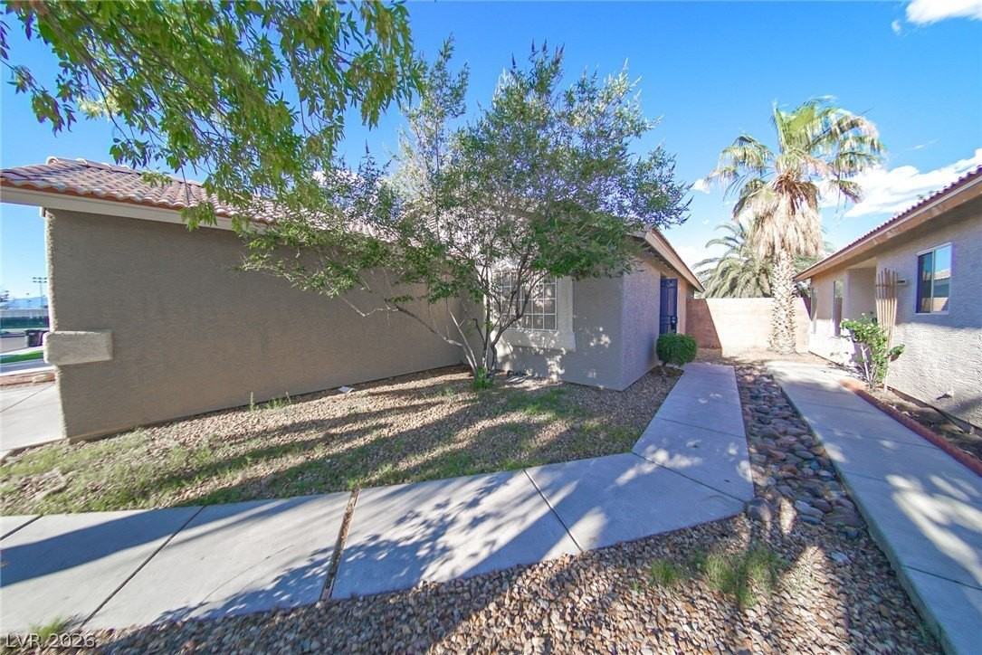 1852 Pearl Hatpin Ct - Photo 2 of 40