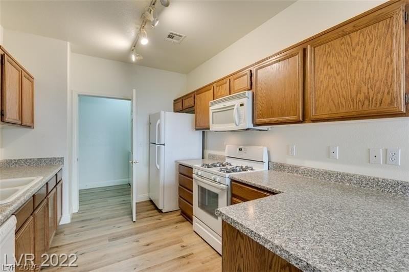 475 Lost Eagle Way - Photo 4 of 41