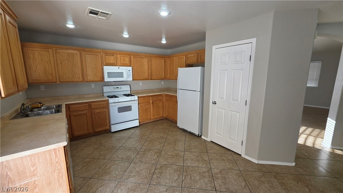 5769 Old Colony Dr - Photo 3 of 28