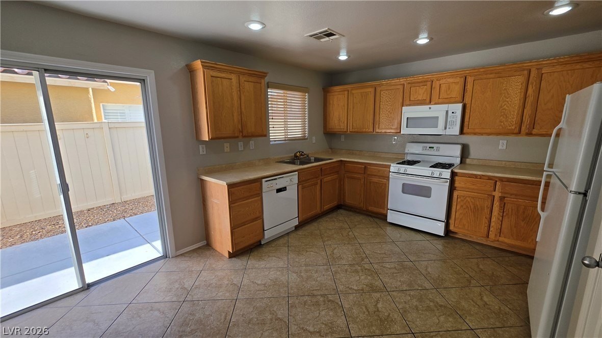 5769 Old Colony Dr - Photo 4 of 28