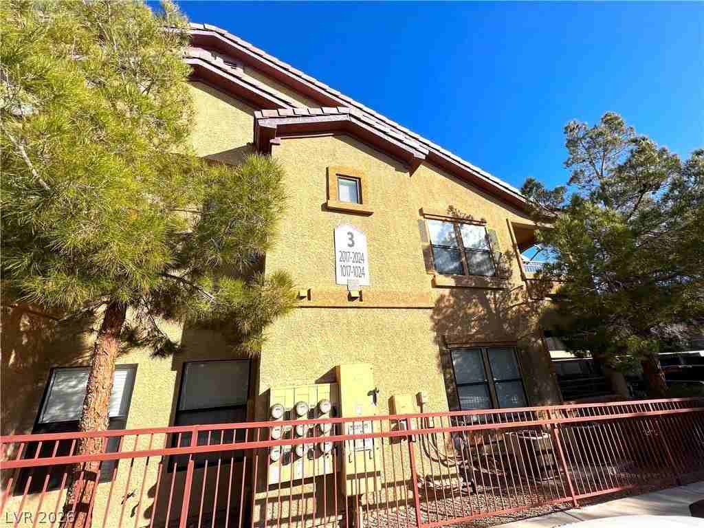 8250 N Grand Canyon Dr #2018 - Photo 2 of 25