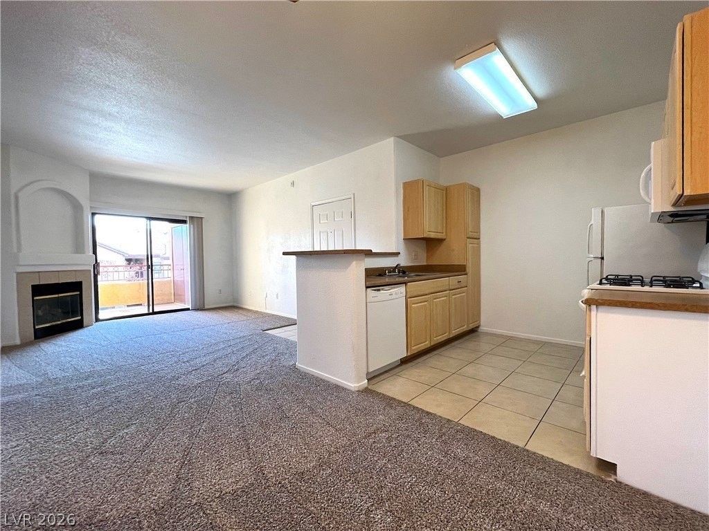8250 N Grand Canyon Dr #2018 - Photo 7 of 25