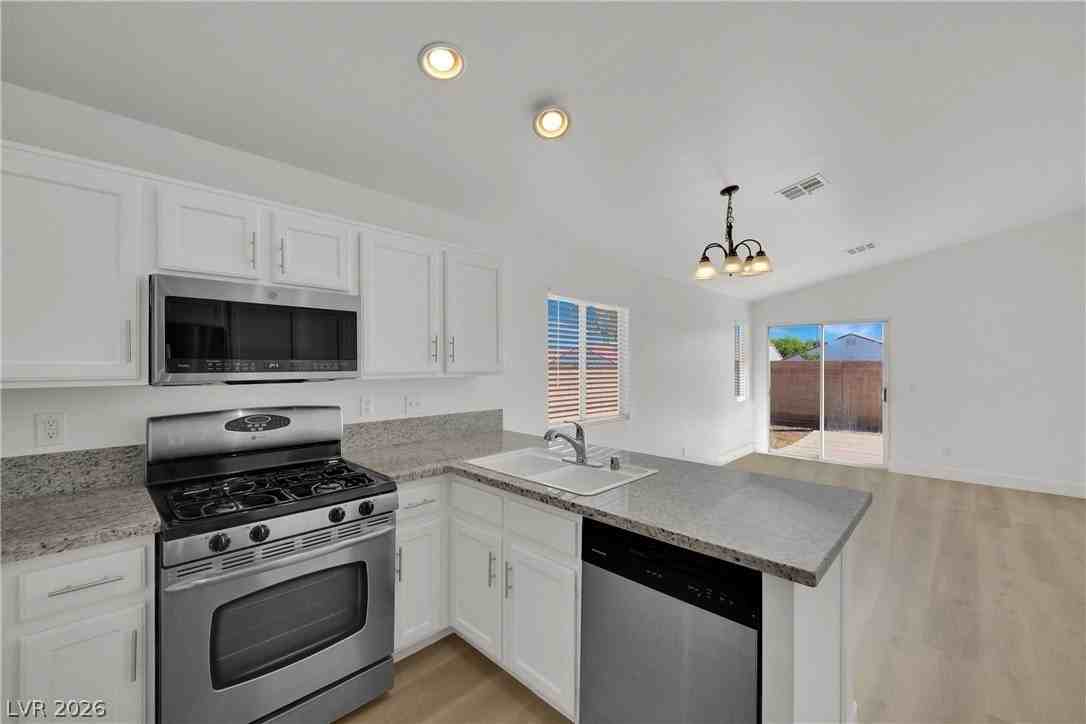 2315 Little Italy Ave - Photo 7 of 25