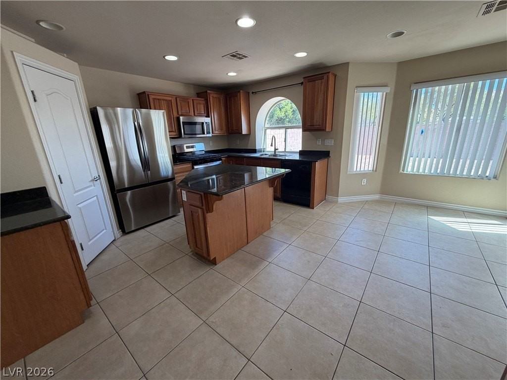 5516 Meridian Rain St - Photo 6 of 16