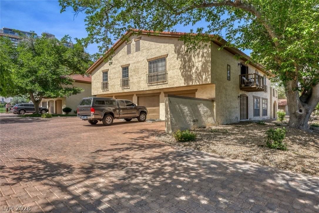 3173 Pinehurst Dr #A - Photo 4 of 33