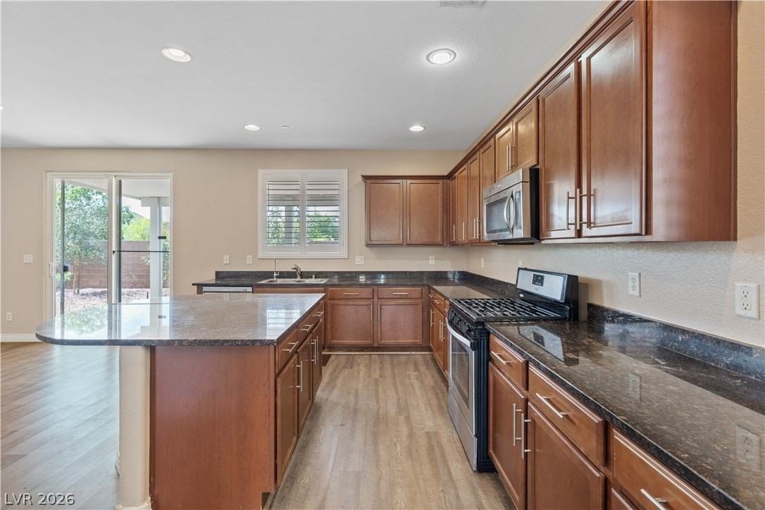 1121 Copper Grass St - Photo 6 of 50