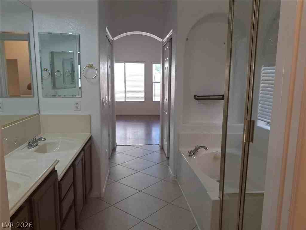6072 Lamotte Ave - Photo 6 of 14