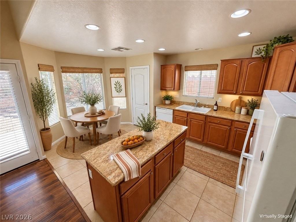 7641 Concord Heights St - Photo 6 of 17