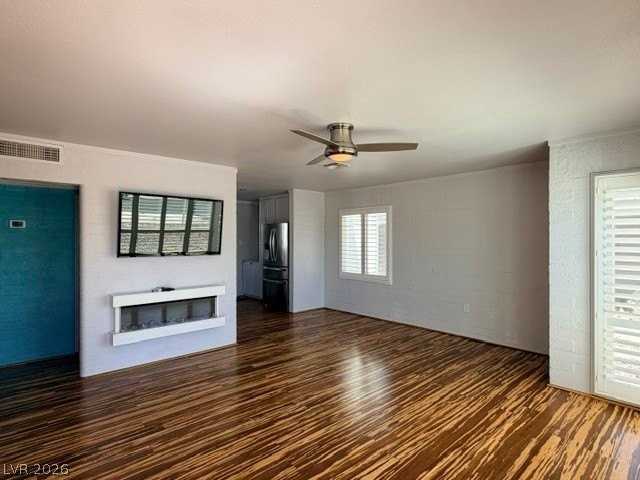 816 8th St - Photo 4 of 47
