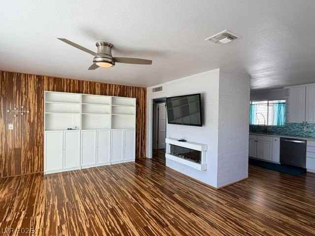 816 8th St - Photo 6 of 47
