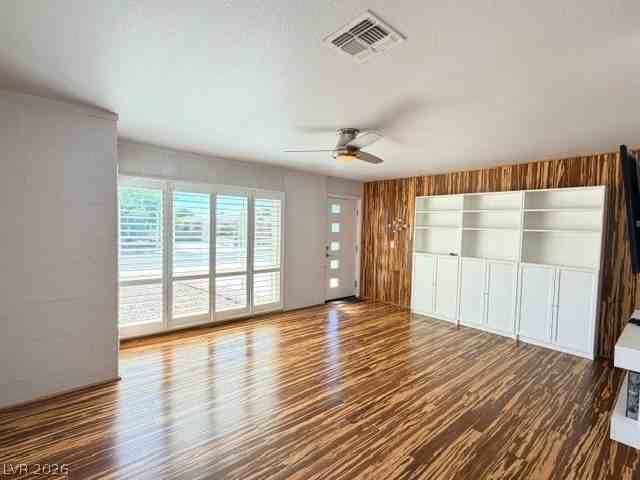 816 8th St - Photo 7 of 47