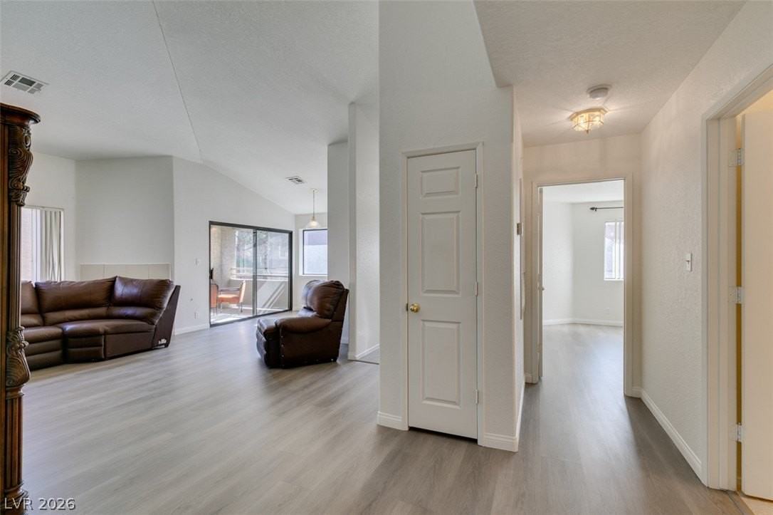 5054 S Rainbow Blvd #202 - Photo 4 of 27