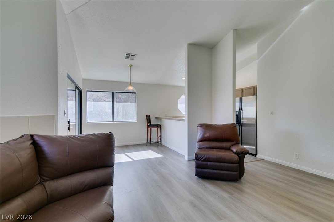 5054 S Rainbow Blvd #202 - Photo 6 of 27