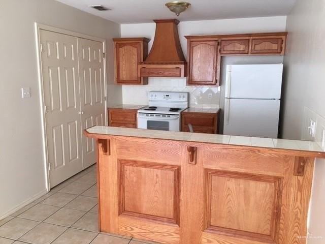 1314 Prosperity Dr - Photo 3 of 10