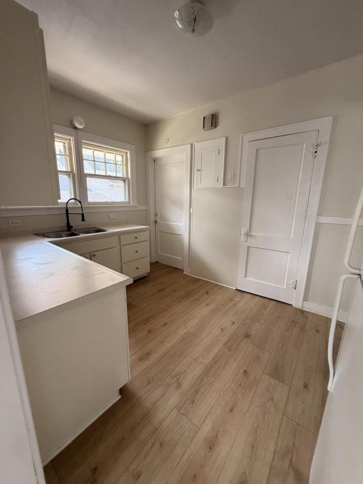 308 Brown St #1 - Photo 5 of 11