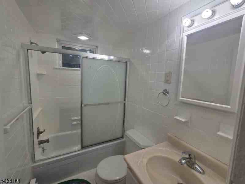 293 Burgess Pl - Photo 2 of 5