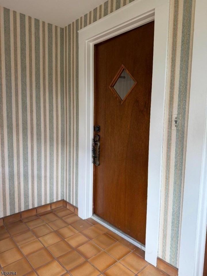91 Van Pelt Pl - Photo 5 of 15