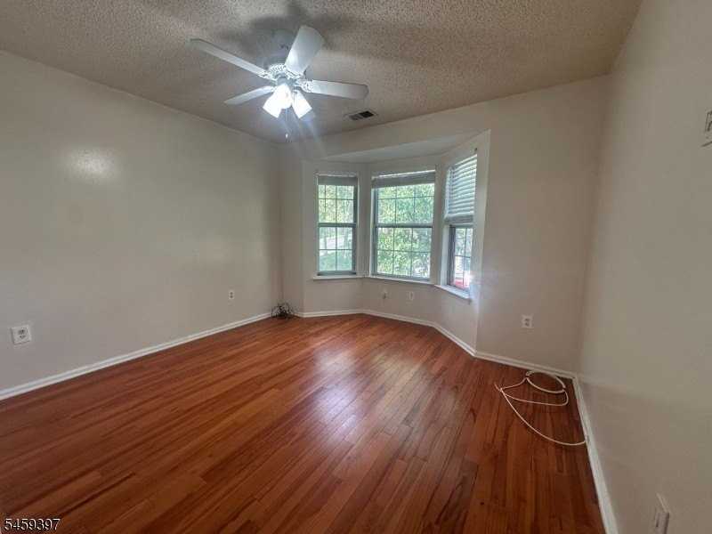 82 Boston St - Photo 7 of 11